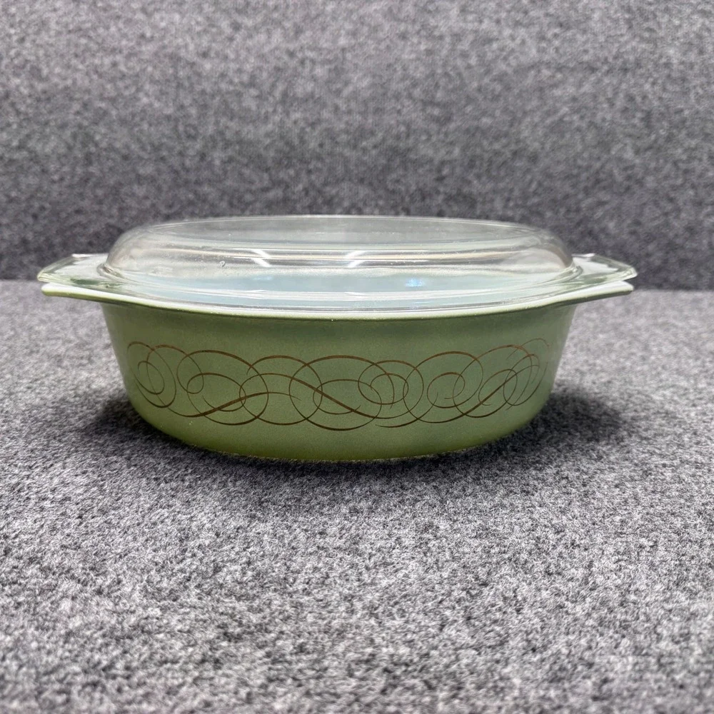 Pyrex Casserole Dish 2.5 QT Verde Green Gold Filigree MCM 045 Vintage Bakeware